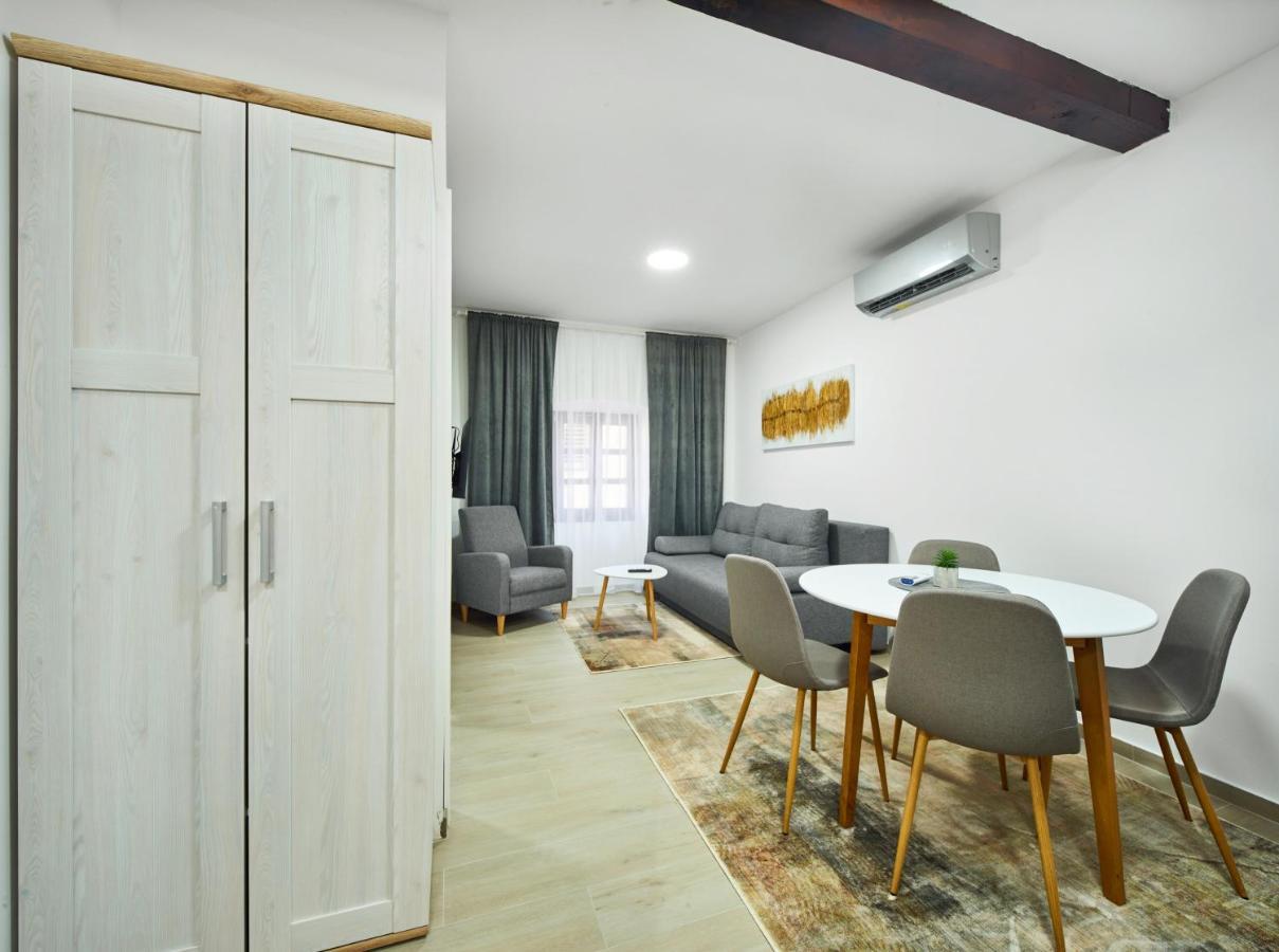 Cardo Apartments Porec Exterior photo